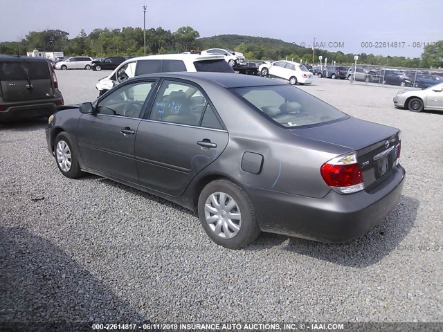 4T1BE32K56U679982 - 2006 TOYOTA CAMRY LE/XLE/SE ნაცრისფერი ფოტო 3