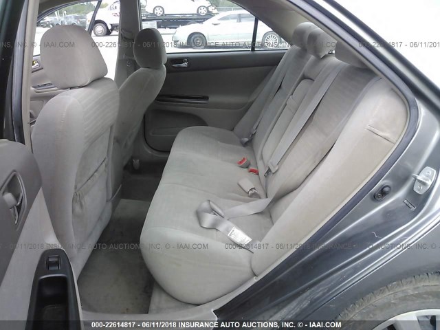 4T1BE32K56U679982 - 2006 TOYOTA CAMRY LE/XLE/SE ნაცრისფერი ფოტო 8