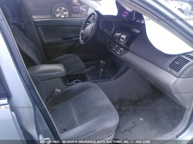 4T1BE30KX5U597456 - 2005 TOYOTA CAMRY LE/XLE/SE Yaşıl foto 5