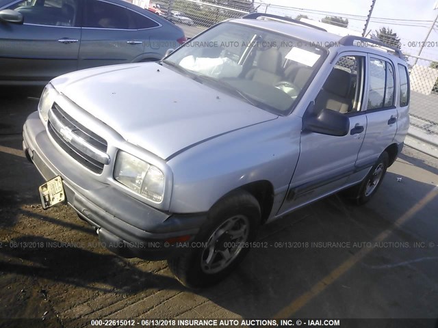 2CNBJ13C0X6917468 - 1999 CHEVROLET TRACKER SILVER photo 2