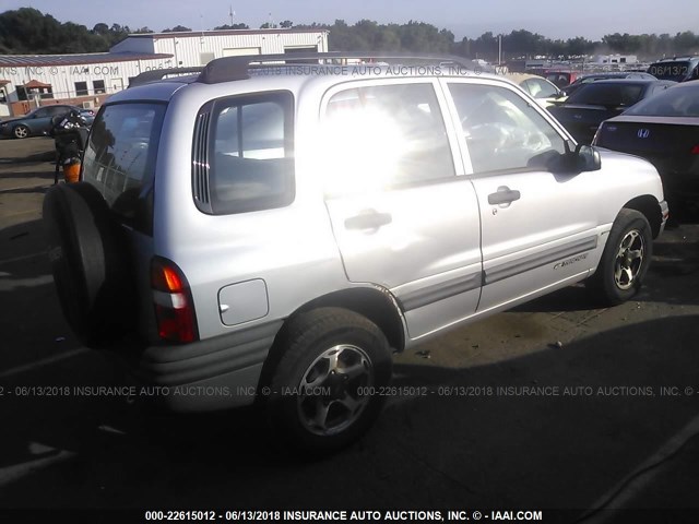 2CNBJ13C0X6917468 - 1999 CHEVROLET TRACKER SILVER photo 4