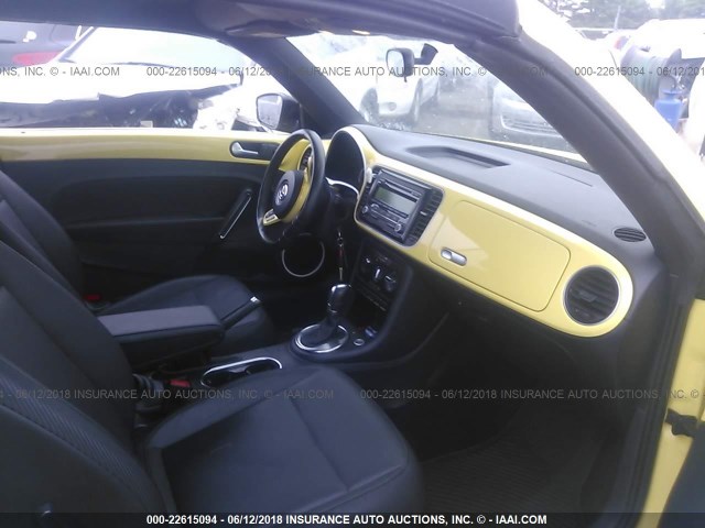 3VW517AT0EM812727 - 2014 VOLKSWAGEN BEETLE YELLOW photo 5