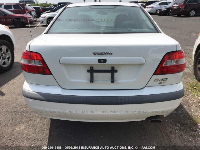 YV1VS29572F868761 - 2002 VOLVO S40 1.9T WHITE photo 6