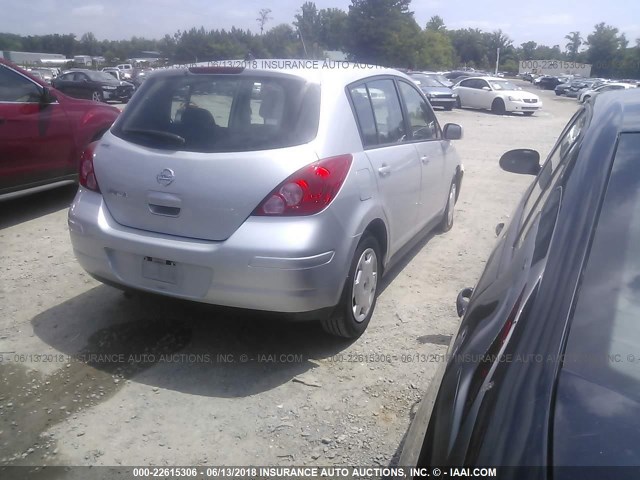 3N1BC13E68L409148 - 2008 NISSAN VERSA S/SL SILVER photo 4