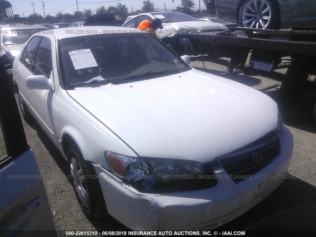 4T1BF22KXYU951632 - 2000 TOYOTA CAMRY LE/XLE Weiß Foto 1