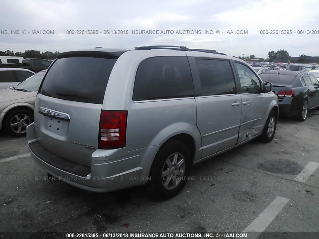 2A4RR5D14AR271190 - 2010 CHRYSLER TOWN & COUNTRY TOURING SILVER photo 4