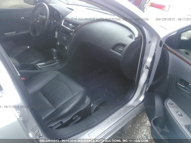 1G1ZK57BX9F227088 - 2009 CHEVROLET MALIBU LTZ 银色 照片 5