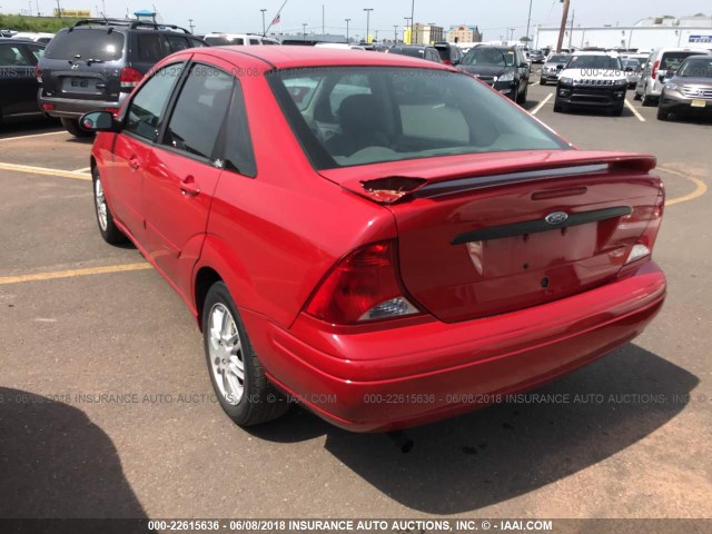 1FAFP3839YW176047 - 2000 FORD FOCUS ZTS RED photo 3