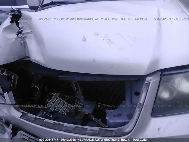 1FMPU19586LA95773 - 2006 FORD EXPEDITION LIMITED WHITE photo 10