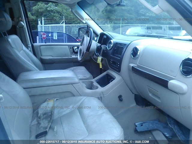 1FMPU19586LA95773 - 2006 FORD EXPEDITION LIMITED WHITE photo 5