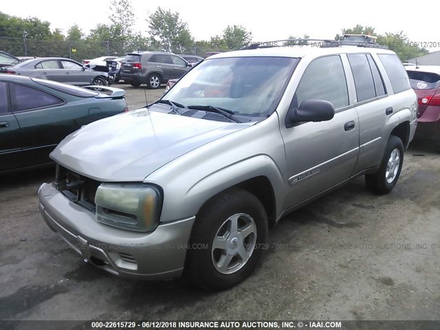 1GNDT13SX22368048 - 2002 CHEVROLET TRAILBLAZER  GRAY photo 2