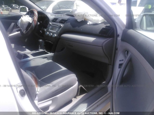 4T1BE46K27U540457 - 2007 TOYOTA CAMRY NEW GENERAT CE/LE/XLE/SE WHITE photo 5