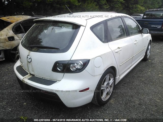 JM1BK344X81149930 - 2008 MAZDA 3 HATCHBACK WHITE photo 4