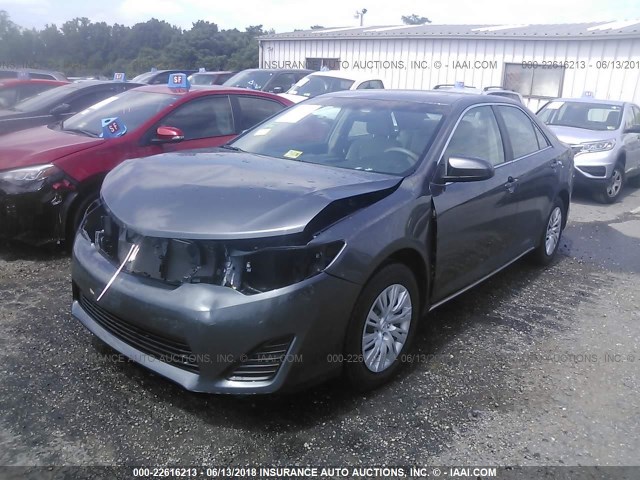 4T1BF1FK0EU758468 - 2014 TOYOTA CAMRY L/SE/LE/XLE 灰色 照片 2