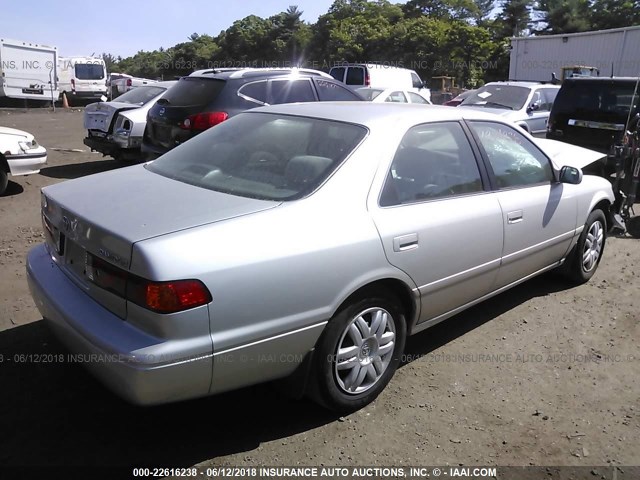 4T1BG22K4YU654773 - 2000 TOYOTA CAMRY CE/LE/XLE SILVER photo 4