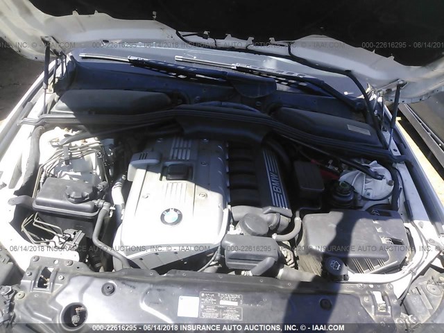 WBANF33567CS40379 - 2007 BMW 525 XI Weiß Foto 10