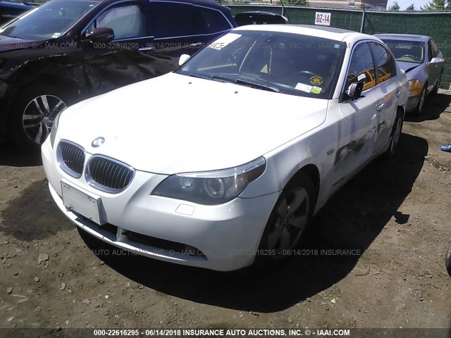 WBANF33567CS40379 - 2007 BMW 525 XI WHITE photo 2