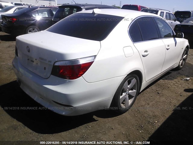 WBANF33567CS40379 - 2007 BMW 525 XI WHITE photo 4