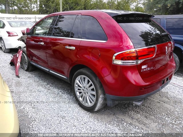 2LMDJ6JK4BBJ06910 - 2011 LINCOLN MKX RED photo 3