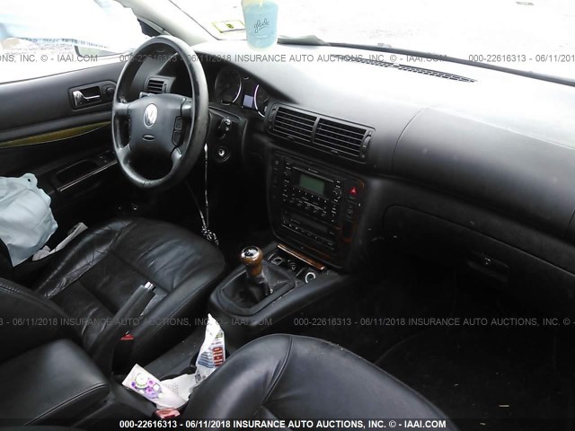 WVWRH63BX4P009124 - 2004 VOLKSWAGEN PASSAT GLX 银色 照片 5