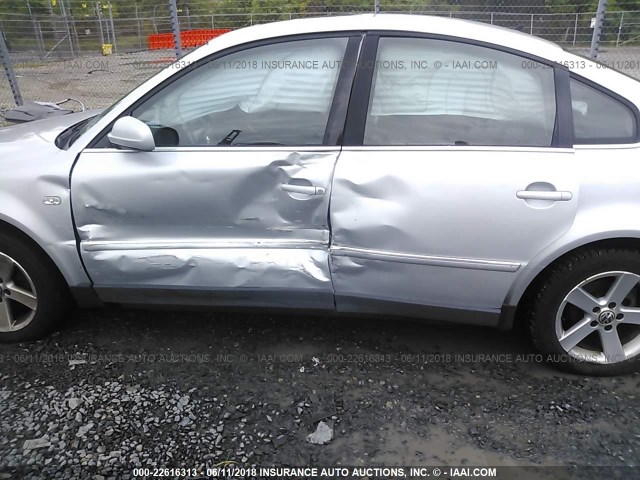 WVWRH63BX4P009124 - 2004 VOLKSWAGEN PASSAT GLX 银色 照片 6
