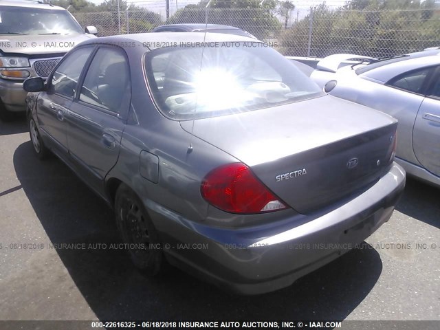 KNAFB121135212877 - 2003 KIA SPECTRA LS GRAY photo 3