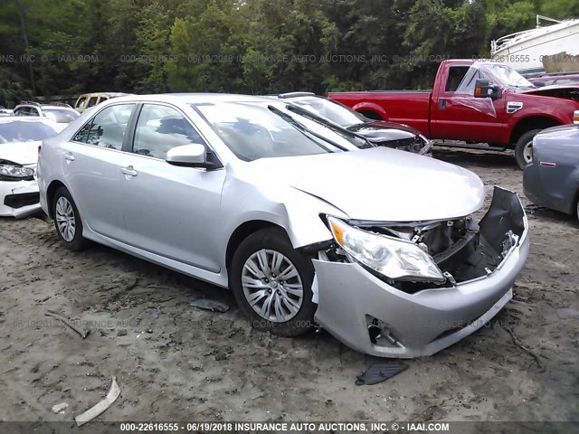 4T4BF1FK3ER443461 - 2014 TOYOTA CAMRY L/SE/LE/XLE SILVER photo 1