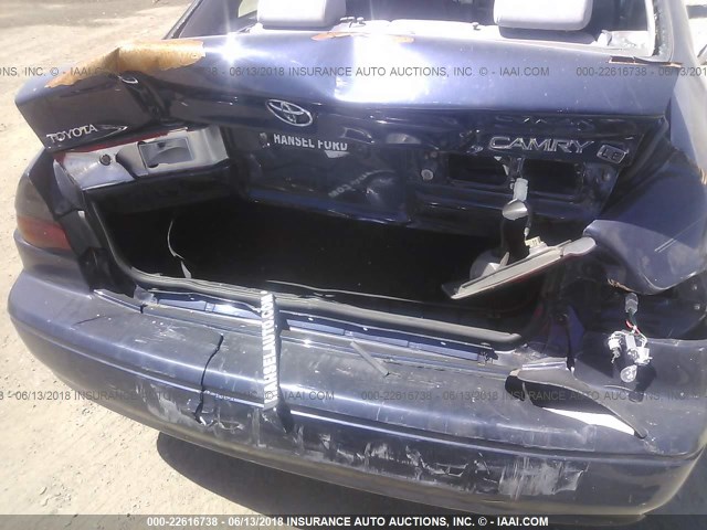 JT2BG22KXX0306365 - 1999 TOYOTA CAMRY LE/XLE BLUE photo 6