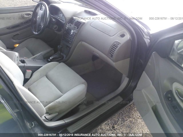 JN1DA31D02T432268 - 2002 NISSAN MAXIMA GLE/GXE/SE GRAY photo 5