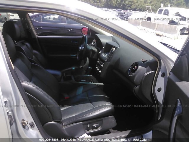 1N4AA5AP3AC863195 - 2010 NISSAN MAXIMA S/SV SILVER photo 5