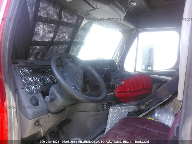 1FUJGLDR5DSFB0856 - 2013 FREIGHTLINER CASCADIA 125  RED photo 5