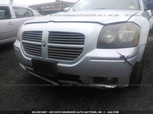 2D4FV47V46H414765 - 2006 DODGE MAGNUM SXT SILVER photo 6