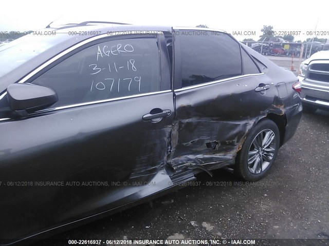 4T1BF1FK0FU037567 - 2015 TOYOTA CAMRY LE/XLE/SE/XSE GRAY photo 6