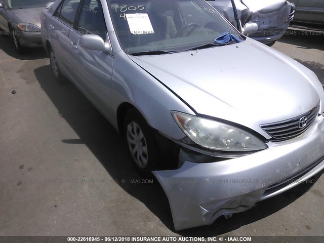 4T1BE32K05U576712 - 2005 TOYOTA CAMRY LE/XLE/SE 银色 照片 1