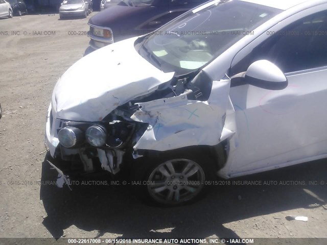 1G1JC5SG0D4230678 - 2013 CHEVROLET SONIC LT WHITE photo 6