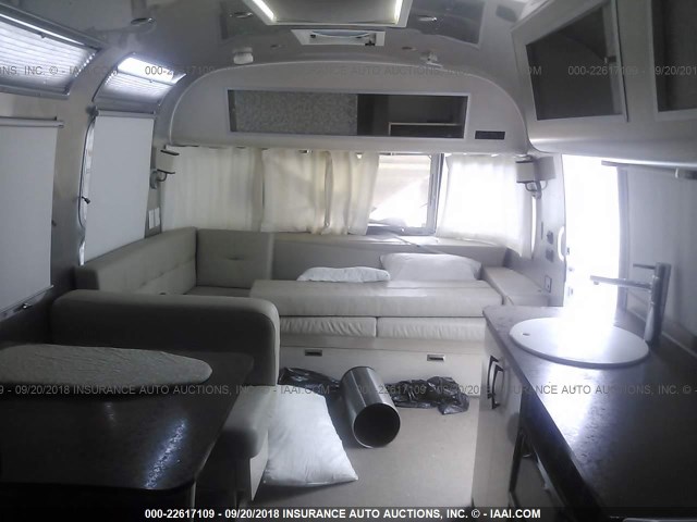 1STJFYP28DJ527262 - 2013 AIRSTREAM INTERNATIONAL  TRAVEL TRA  SILVER photo 5