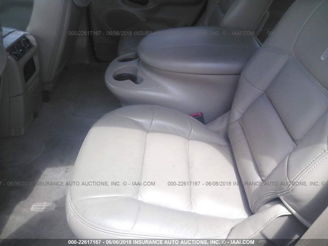 5LMPU28AXYLJ07930 - 2000 LINCOLN NAVIGATOR GRAY photo 8