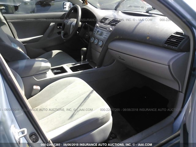 4T1BE46K99U907051 - 2009 TOYOTA CAMRY SE/LE/XLE Light Blue photo 5