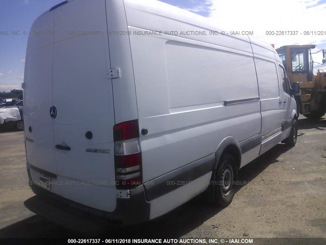 WD3PE8CC8C5632590 - 2012 MERCEDES-BENZ SPRINTER 2500 WHITE photo 4