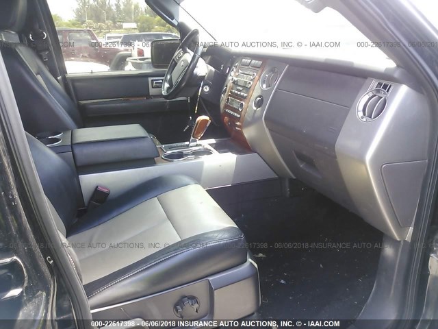 1FMFU18528LA30756 - 2008 FORD EXPEDITION EDDIE BAUER შავი ფოტო 5