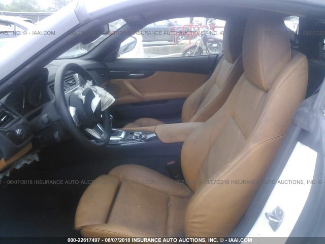WBALL5C50G5A20688 - 2016 BMW Z4 SDRIVE28I WHITE photo 8