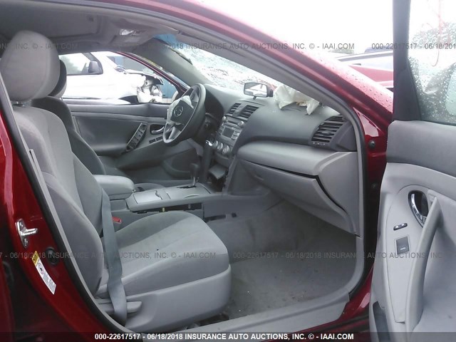 4T1BF3EK7AU097660 - 2010 TOYOTA CAMRY SE/LE/XLE RED photo 5
