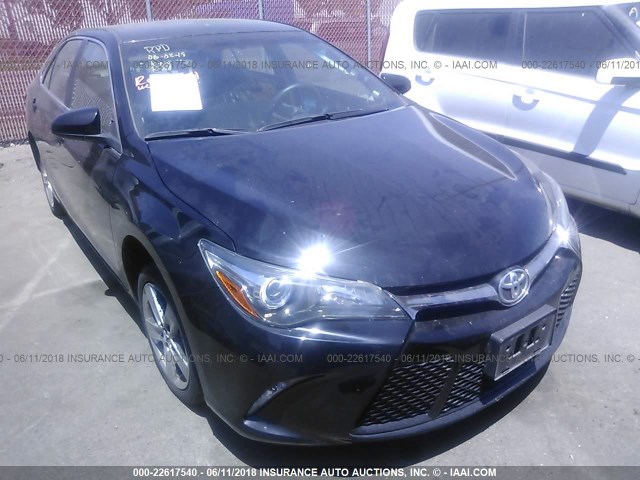 4T1BF1FKXHU320772 - 2017 TOYOTA CAMRY LE/XLE/SE/XSE BLACK photo 1