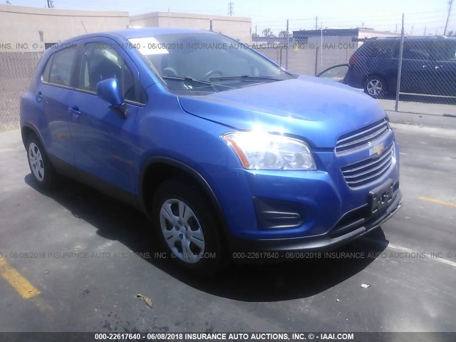 KL7CJKSB8FB174798 - 2015 CHEVROLET TRAX LS BLUE photo 1