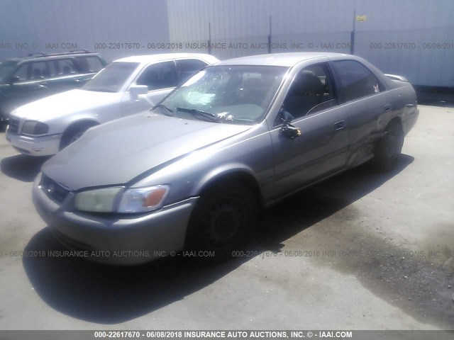 4T1BG22K91U095677 - 2001 TOYOTA CAMRY CE/LE/XLE ნაცრისფერი ფოტო 2