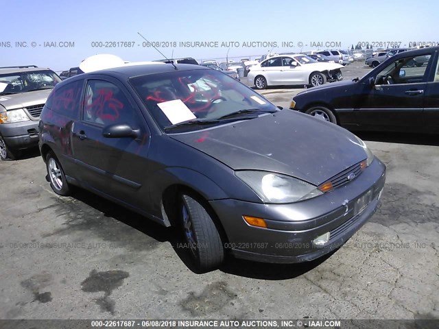 3FAFP31Z34R108404 - 2004 FORD FOCUS ZX3 GRAY photo 1