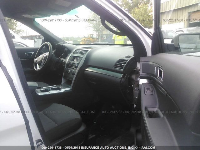 1FM5K8ARXFGC16624 - 2015 FORD EXPLORER POLICE INTERCEPTOR WHITE photo 5