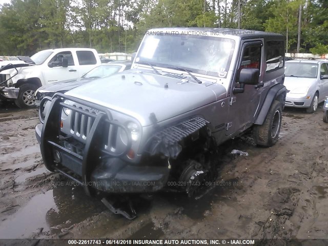 1C4AJWAG7DL666339 - 2013 JEEP WRANGLER SPORT SILVER photo 2