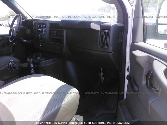 1GC2GTBGXA1136003 - 2010 CHEVROLET EXPRESS G3500  白色 照片 5