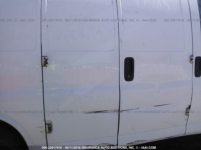 1GC2GTBGXA1136003 - 2010 CHEVROLET EXPRESS G3500  白色 照片 6